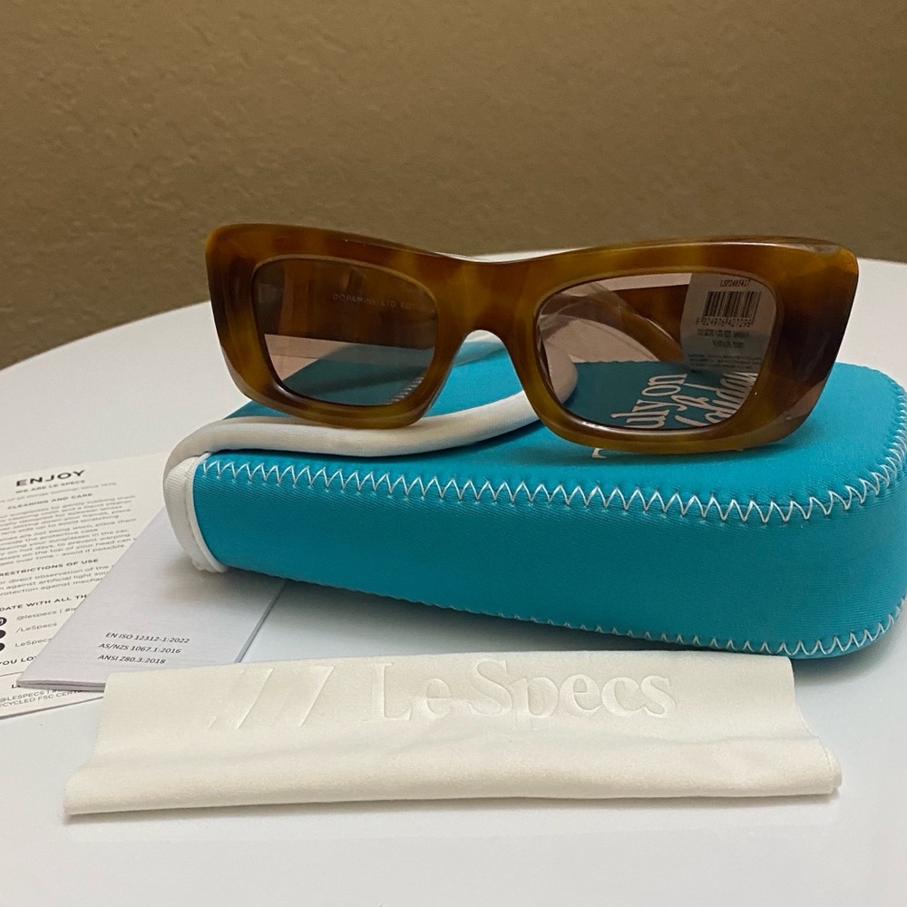 NWT Le Specs Dopamine LTD EDT Vintage Tort Sunglasses Oversized Rectangle